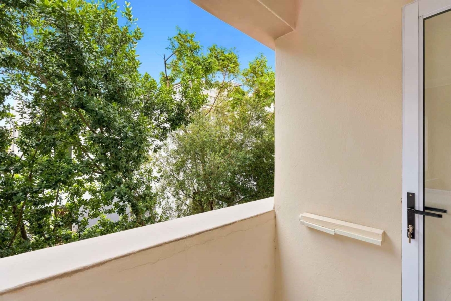 2 Bedroom Property for Sale in Green Point Western Cape